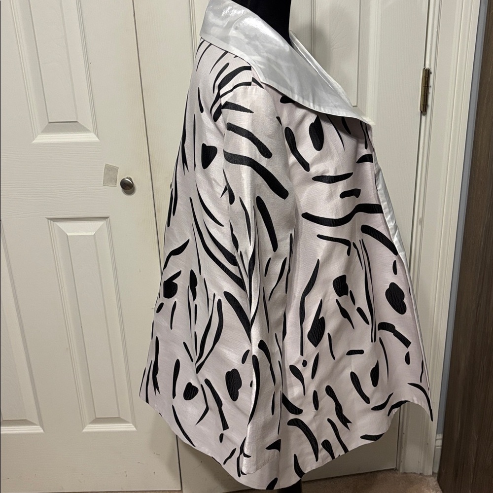 Grace Chuang New York Open Front Jacket - Picture 4 of 10